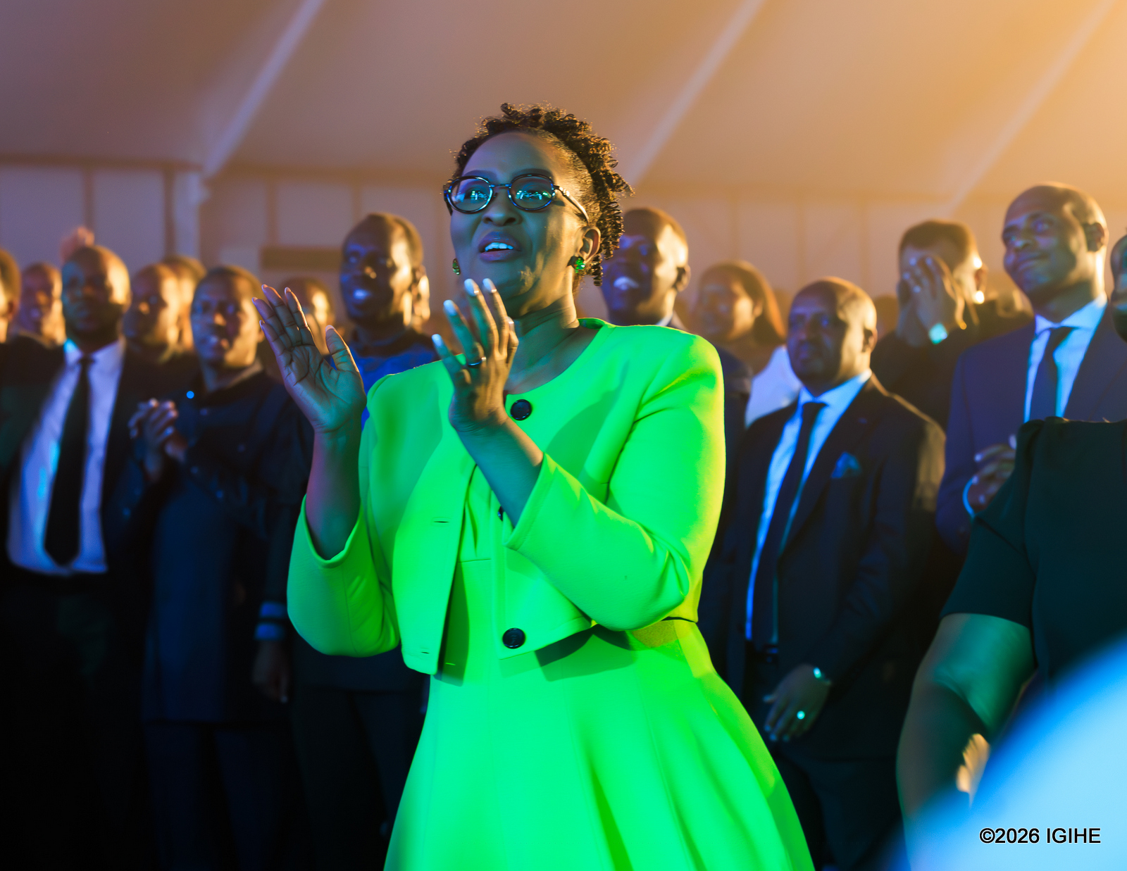 Apôtre Mignonne Kabera mbere yo kujya kubwiriza ijambo ry'Imana yabanje kwishimira igitaramo cya ‘Gisubizo Ministry’