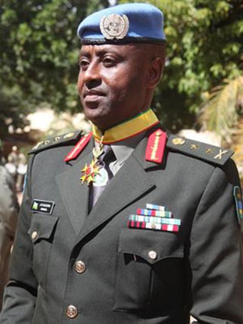 Maj Gen Bosco Kazura yagizwe umuyobozi w’ishuri rya Gisirikari cya Nyakinama