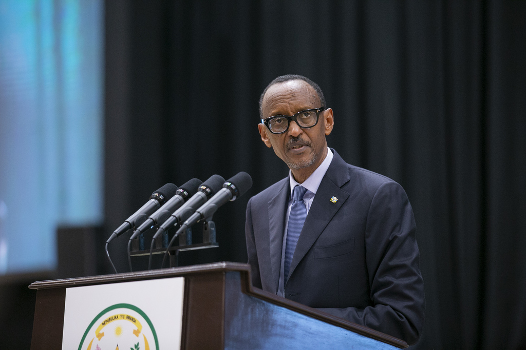 Perezida Kagame yabwiye abahagarariye ibihugu byabo ko u Rwanda rwiyemeje kugendera ku mahitamo yarwo