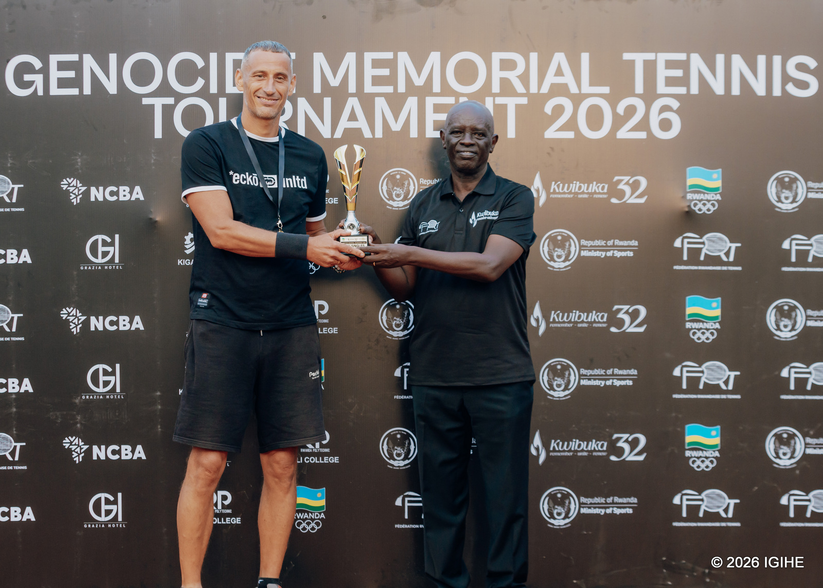 Matjaz Rakun yahembwe na Perezida wa FRT, Karenzi Théoneste
