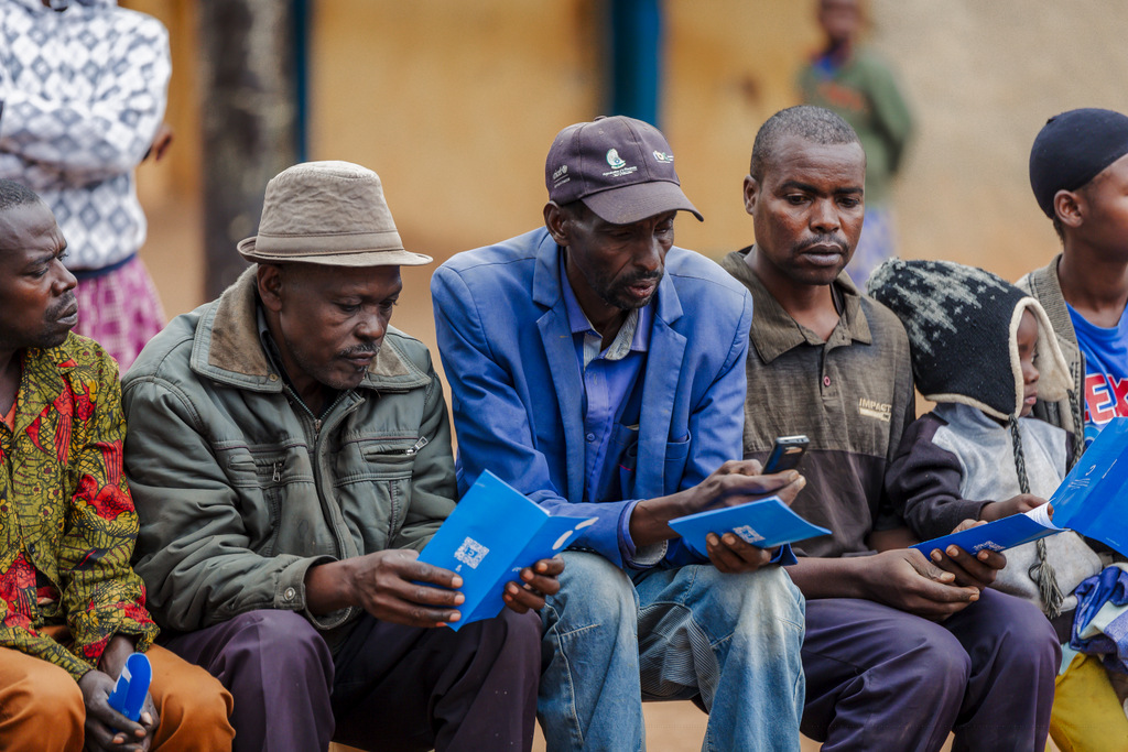 Abakuze banyuzwe n'uburyo bwo gukoresha telefoni ukisabira serivisi