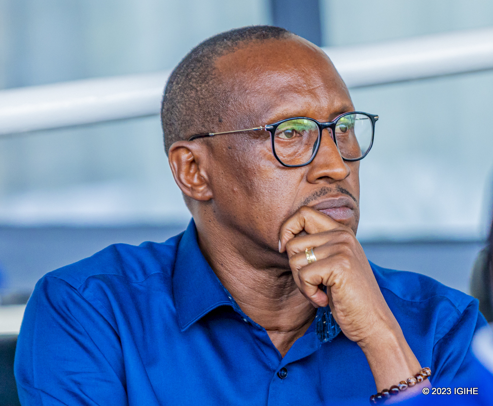Ubuyobozi bwa Rayon Sports buyobowe ba Uwayezu Jean Fidèle bwegereye Hitimana Thierry ngo asimbure Yamen Zelfani