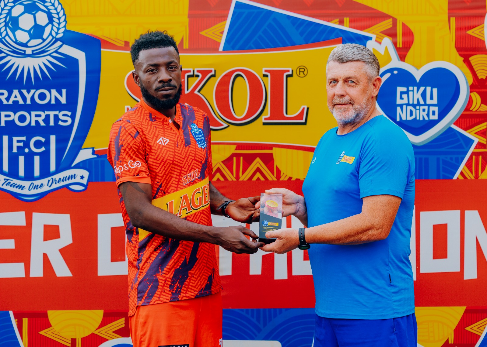 Kwizera Olivier yatowe nk'umukinnyi mwiza wa Rayon Sports FC muri Gashyantare 2026. Igihembo yagishyikirijwe n'umutoza we, Bruno Ferry