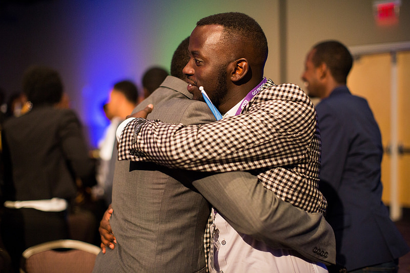 Abitabiriye ihuriro ry'urubyiruko i Dallas bari bafitanye urugwiro