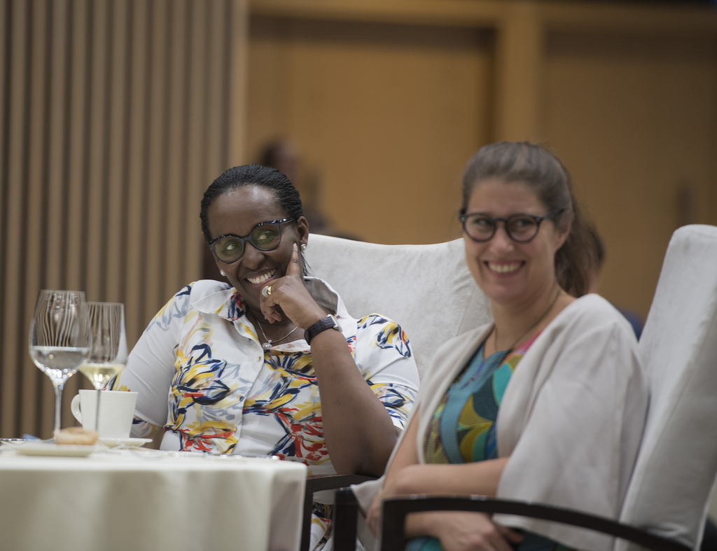 Madamu Jeannette Kagame na Ambasaderi wa Suède mu Rwanda, Jenny Ohlsson, muri iri sangira