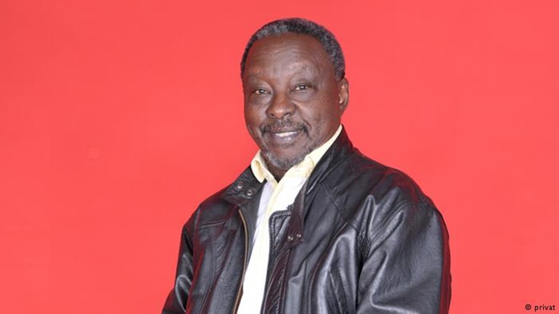 Jenerali Ulimwengu, Impuguke mu mategeko ukomoka muri Tanzania yagereranyije Museveni wo muri ibi bihe n'uwo mu myaka 30 ishize, asanga bahuye barwana