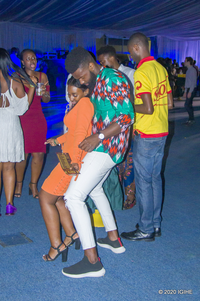 Umuziki bawubyinnye batitaye ku masaha