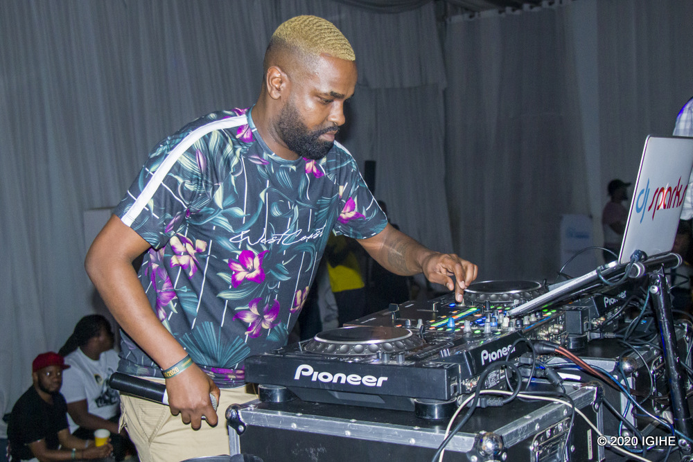 DJ Sparks waturutse mu Bwongereza yashismishije abitabiriye iki gitaramo