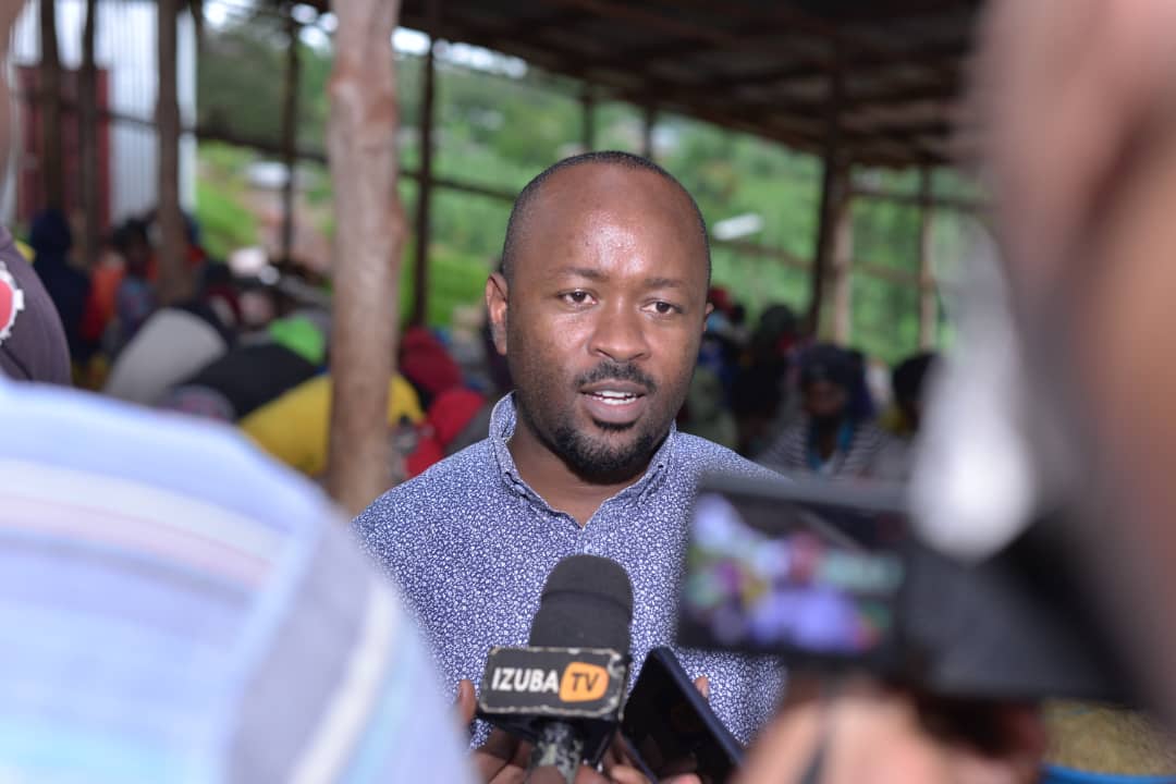 Umuyobozi w’Akarere ka Kirehe wungirije ushinzwe iterambere ry’Ubukungu, Nzirabatinya Modeste yasabye abahinzi ba Kawa kumva ko Kawa yabo ari ikirombe nk’ibindi birombe by’agaciro.