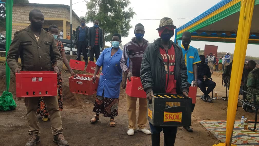 U Rwanda narwo rwakirije Abarundi ibinyobwa bitandukanye mu kwifatanya nabo kwizihiza Umuganura