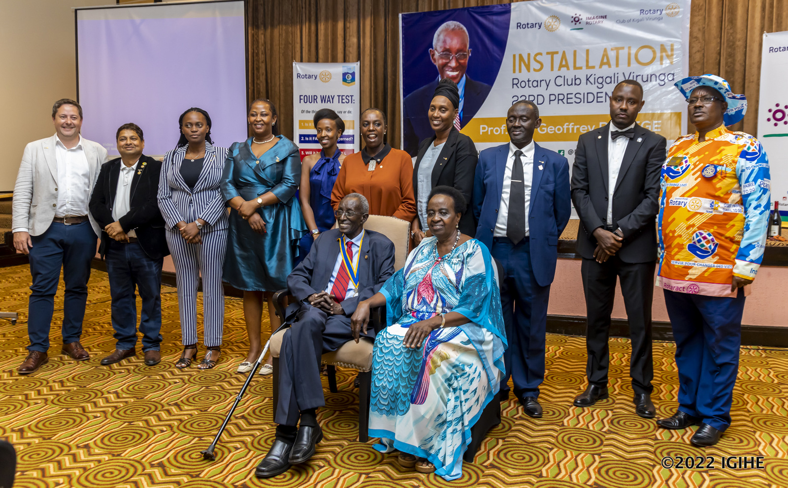 Prof. Geoffrey Rugege n'itsinda ry'abayobozi bazamufasha muri manda ye y'umwaka umwe