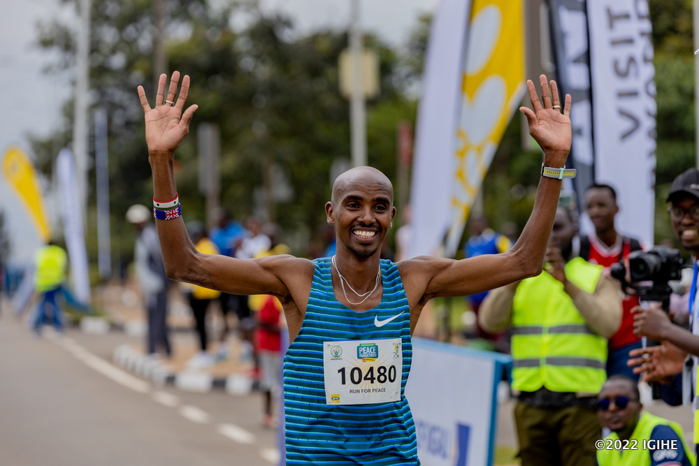 Icyamamare Mo Farah ubwo yasozaga isiganwa