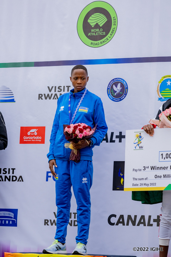 Musabyeyezu Adeline yegukanye umudali wa Zahabu mu cyiciro cy'abagore birutse Half Marathon