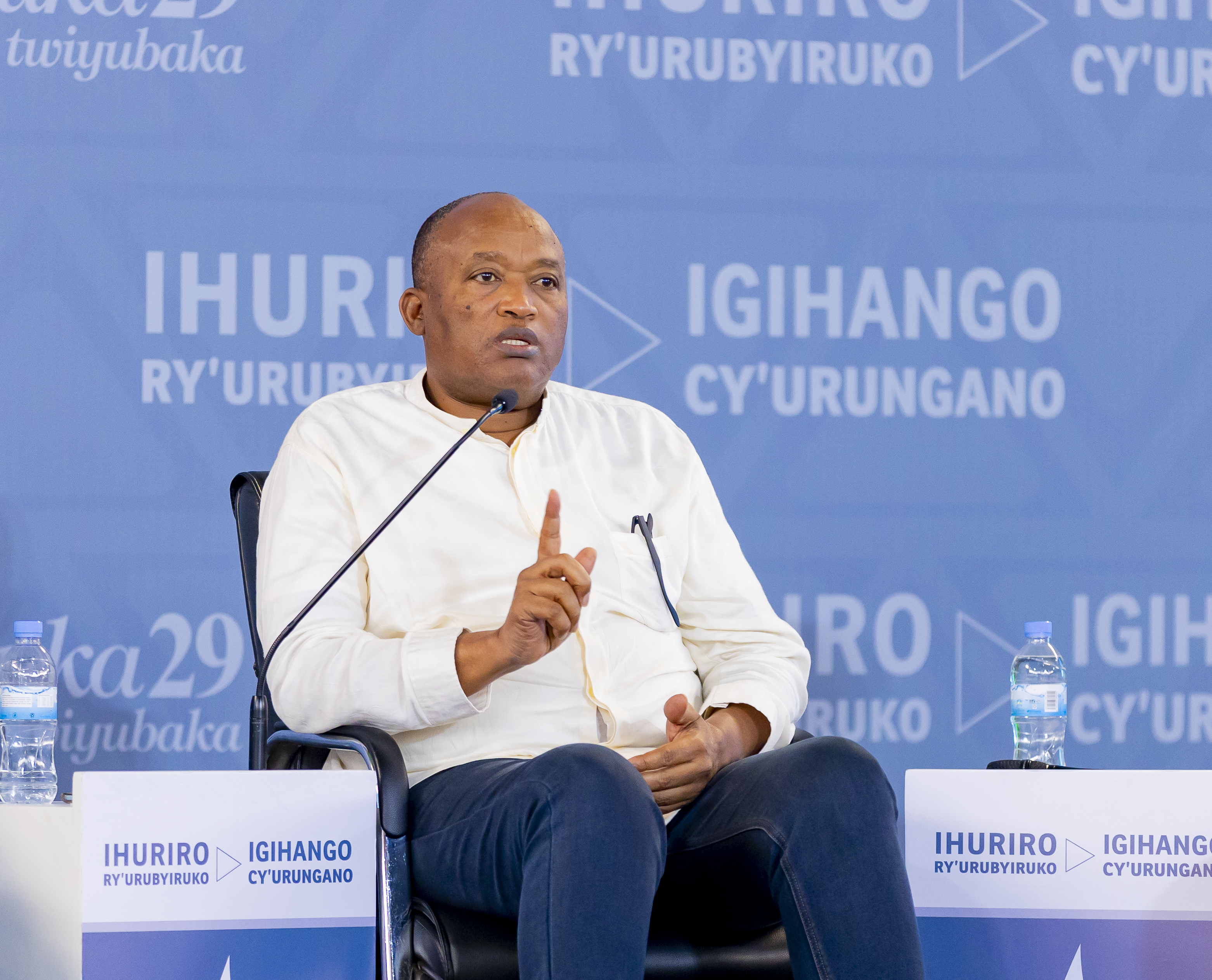 Tom Ndahiro yabwiye urubyiruko ko kubaka u Rwanda biri mu nshingano zarwo