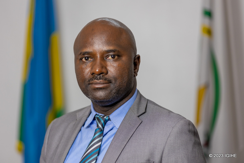 Guverineri w’Amajyaruguru, Mugabowagahunde Maurice, yijeje kuzakoresha imbaraga zose afite mu kuzuza neza inshingano ze zo guteza imbere imibereho myiza y'abaturage