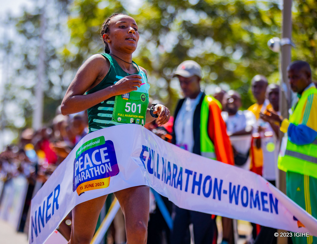 Muluhebt Stega wegukanye Full Marathon mu bagore