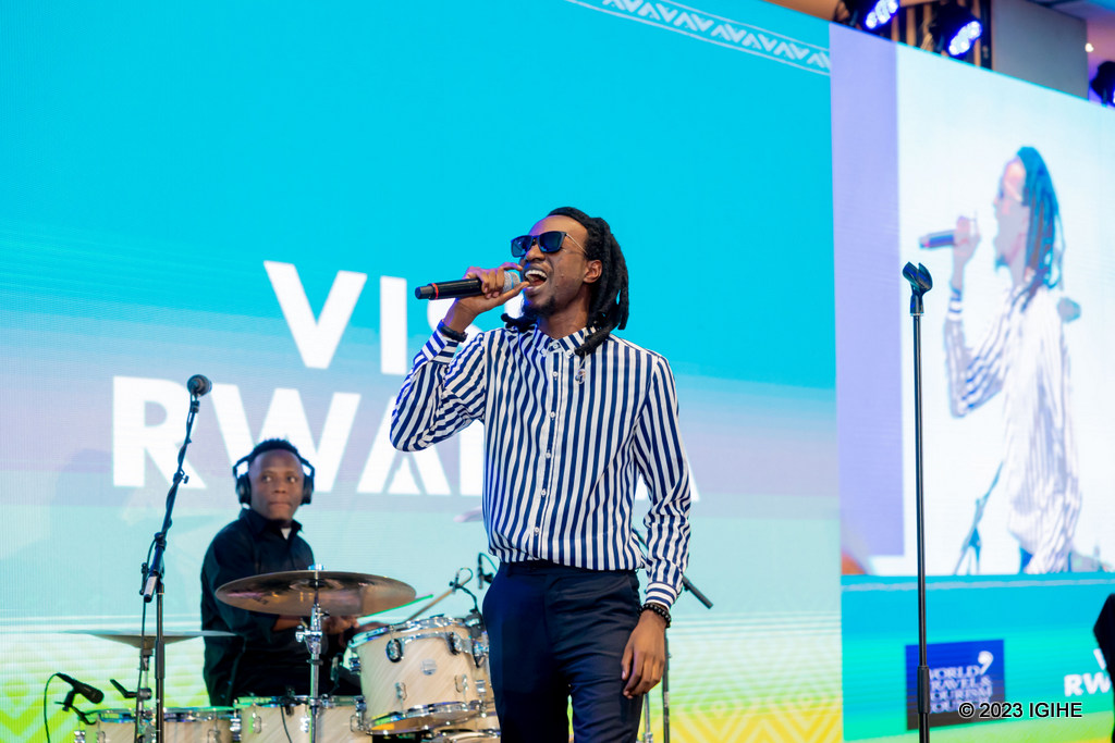 Ruti Joël uri mu bahanzi bihebeye umuziki gakondo yaririmbye muri uyu mugoroba