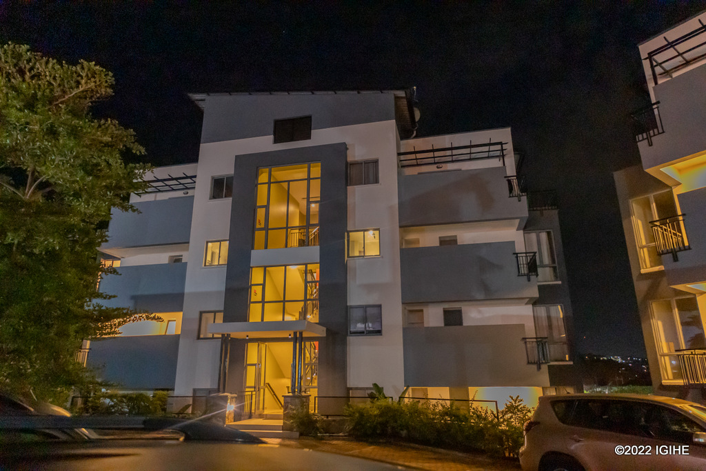 Izi nzu ziherereye mu Karere ka Kicukiro hafi na Nobleza Hotel
