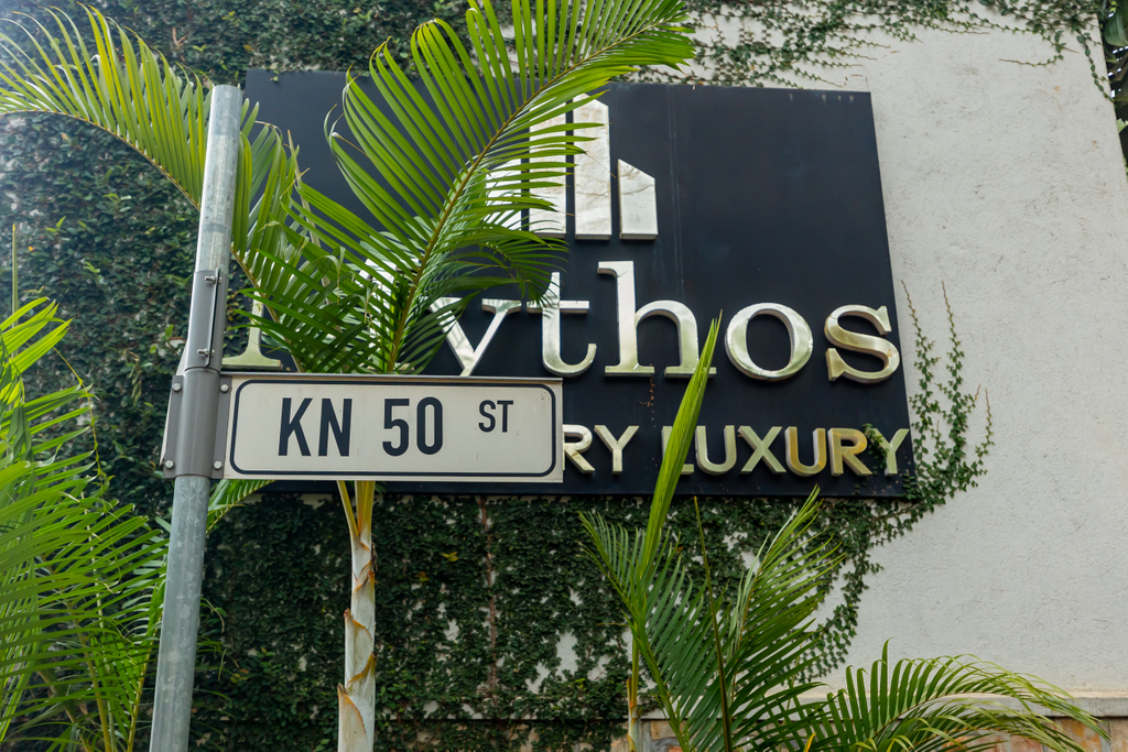 Iyi hotel iherereye mu Kiyovu mu Mujyi wa Kigali