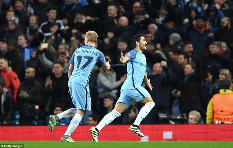 İlkay Gündoğan yatsinze ibitego bibiri muri bitatu ikipe ye yatsinze Barcelone