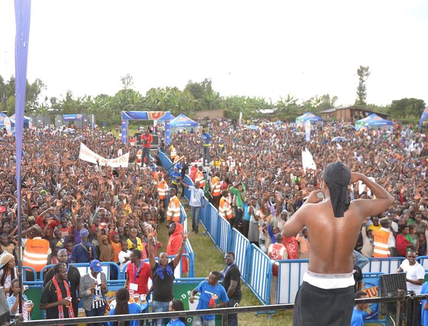Nguwo Jay Polly imbere y'abafana