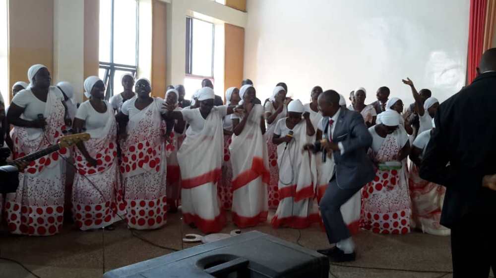 Korali yo mu Itorero Umuriro wa Pantekote yataramiye abitabiriye umuhango wo kwimika abapasiteri bashya