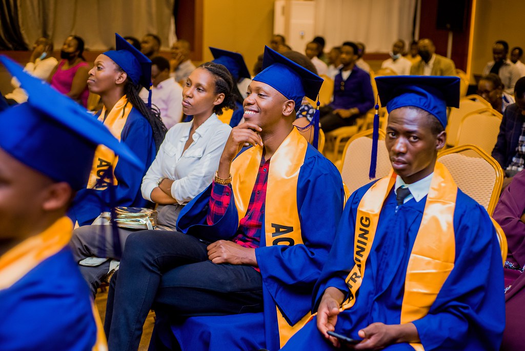 Nziza Training Academy kandi itanga ubumenyi mu gukora ibishushanyo mbonera by’imihanda, ibiraro, inzu n’ibindi bitandukanye by’umwihariko hifashishijwe ikoranabuhanga