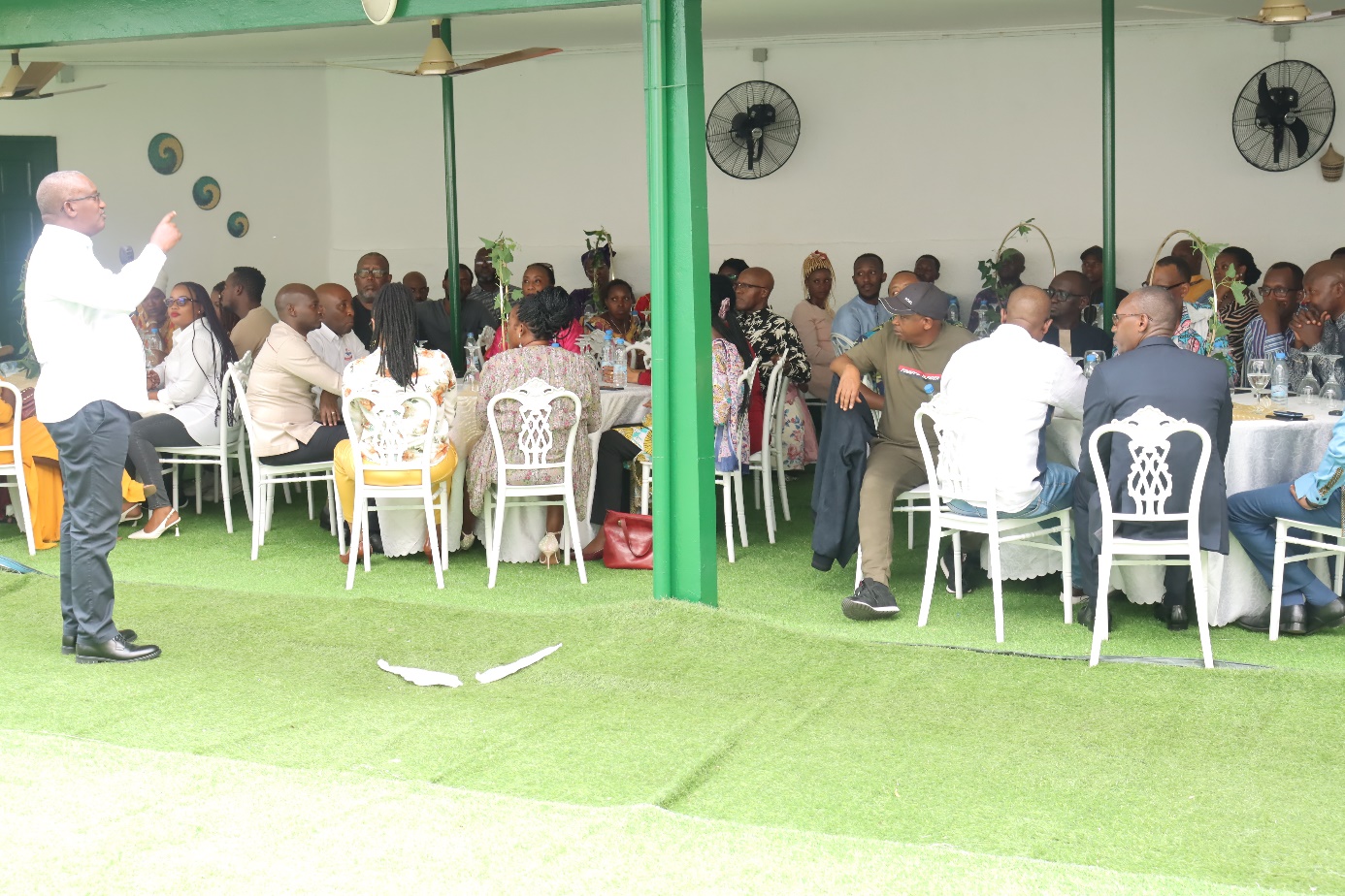 Amb Mutsindashyaka yasabye abanyarwanda baba muri Congo kwita ku byateza imbere igihugu cyabo
