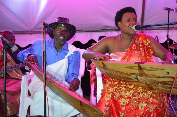 Mushabizi JMV na Nzayisenga Sophie bakirigita inanga