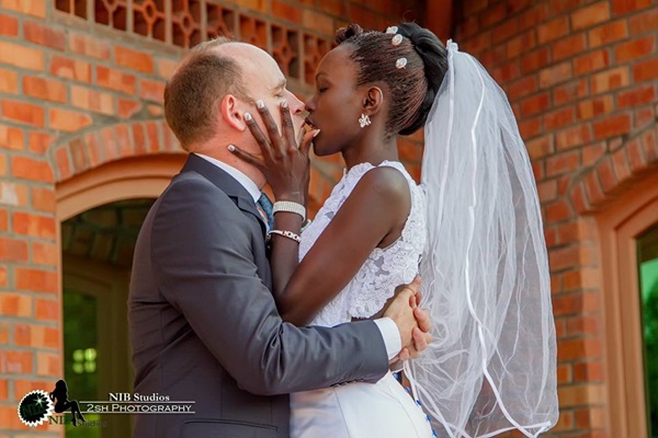 Hugh Delaney na Mbabazi Christine basangira byose