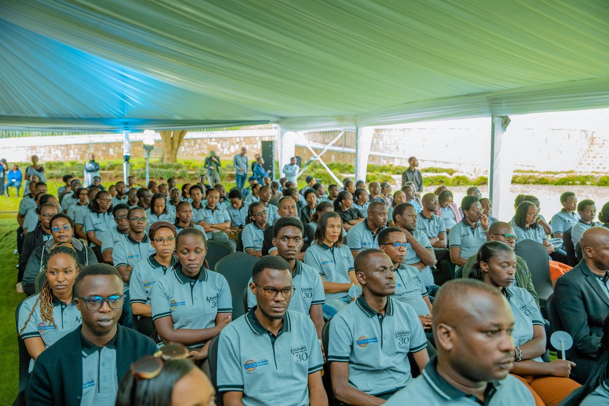 Abakozi ba RSSB bibutse ku nshuro ya 30 Jenoside yakorewe Abatutsi mu 1994 bibutswe kugira uruhare rukomeye mu kurwanya abashaka gusubiza u Rwanda aho rwavuye