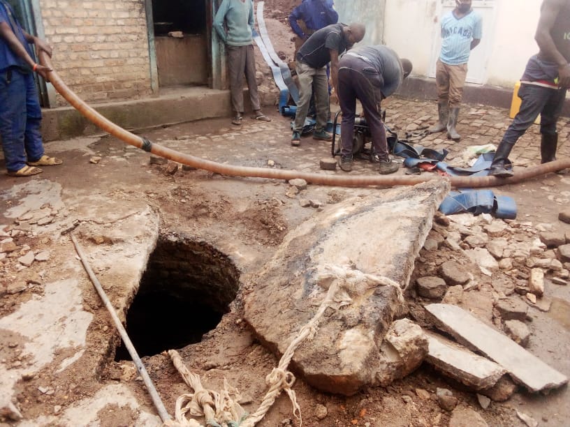 Kubera uburyo icyobo ari kirekire birakekwa ko abagabo baguyemo bashizemo umwuka