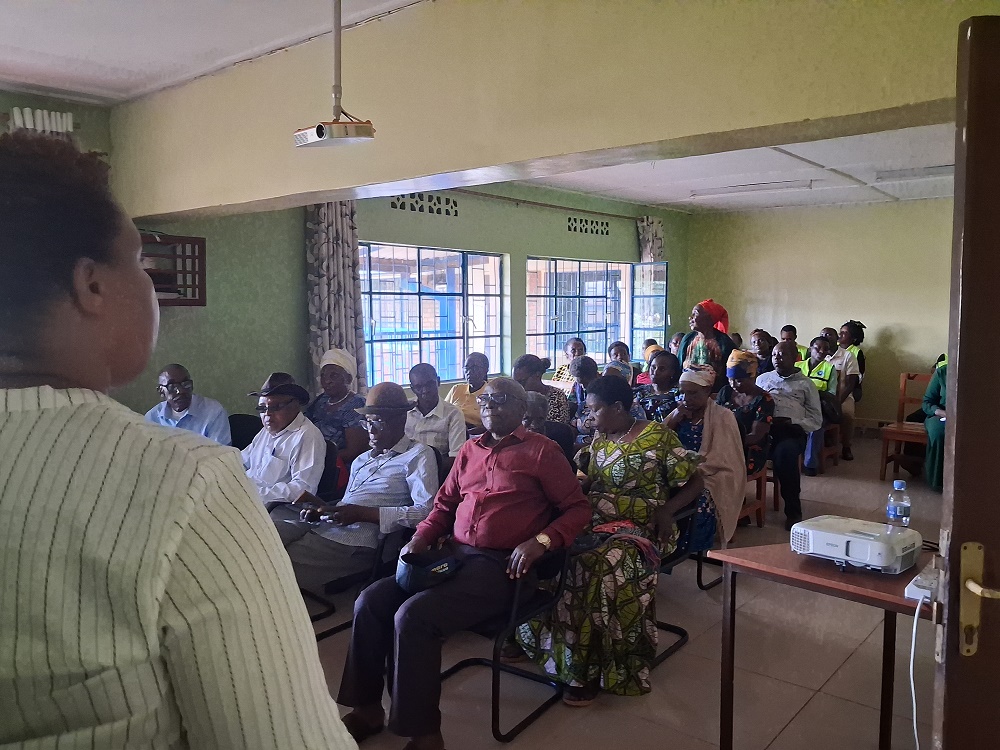 Abato n’abakuze beretswe ko kuganira ku kwiteganyiriza buzamura imyumvire y'abatabikozwa