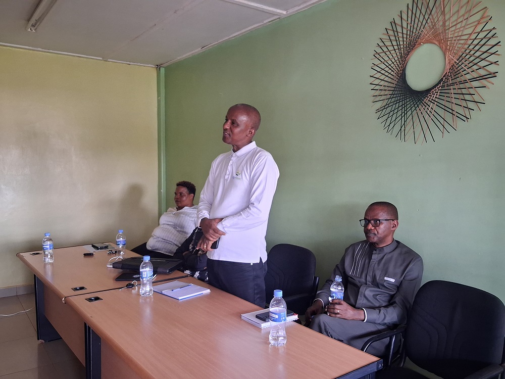 Ejo Heza yasobanuriye abato n'abakuze ibyiza byo kwitegayiriza kugira ngo ababyitabira biyongere