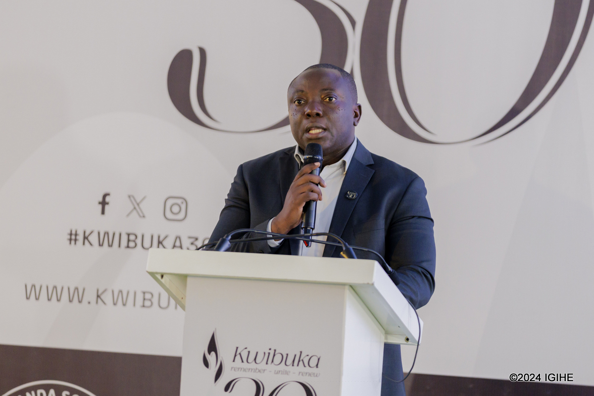 Umuyobozi Wungirije w'Inama y'ubutegetsi ya RSSB, Mukeshimana Marcel yijeje ko bazahora bafatanya na leta mu kwita ku barokotse Jenoside yakorewe Abatutsi mu gufatanya na bo mu rugendo rwo gukira ibikomere
