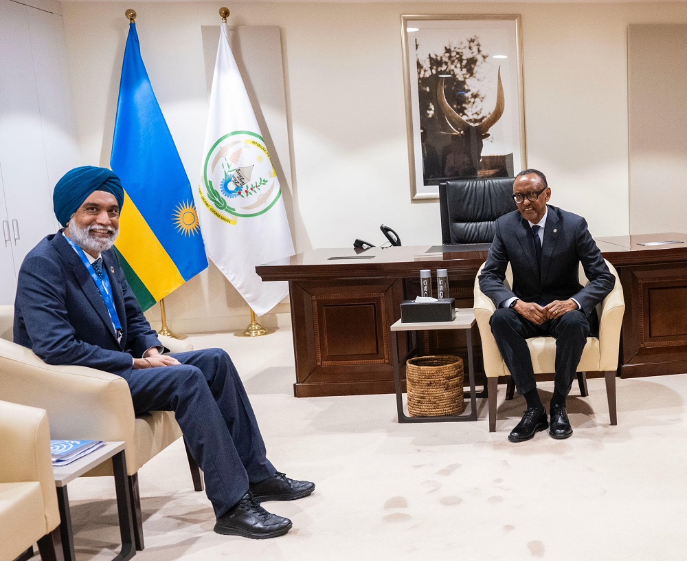 Umukuru w'Igihugu kandi yaganiriye n'intumwa ya Loni mu by'ikoranabuhanga Amandeep Singh Gill
