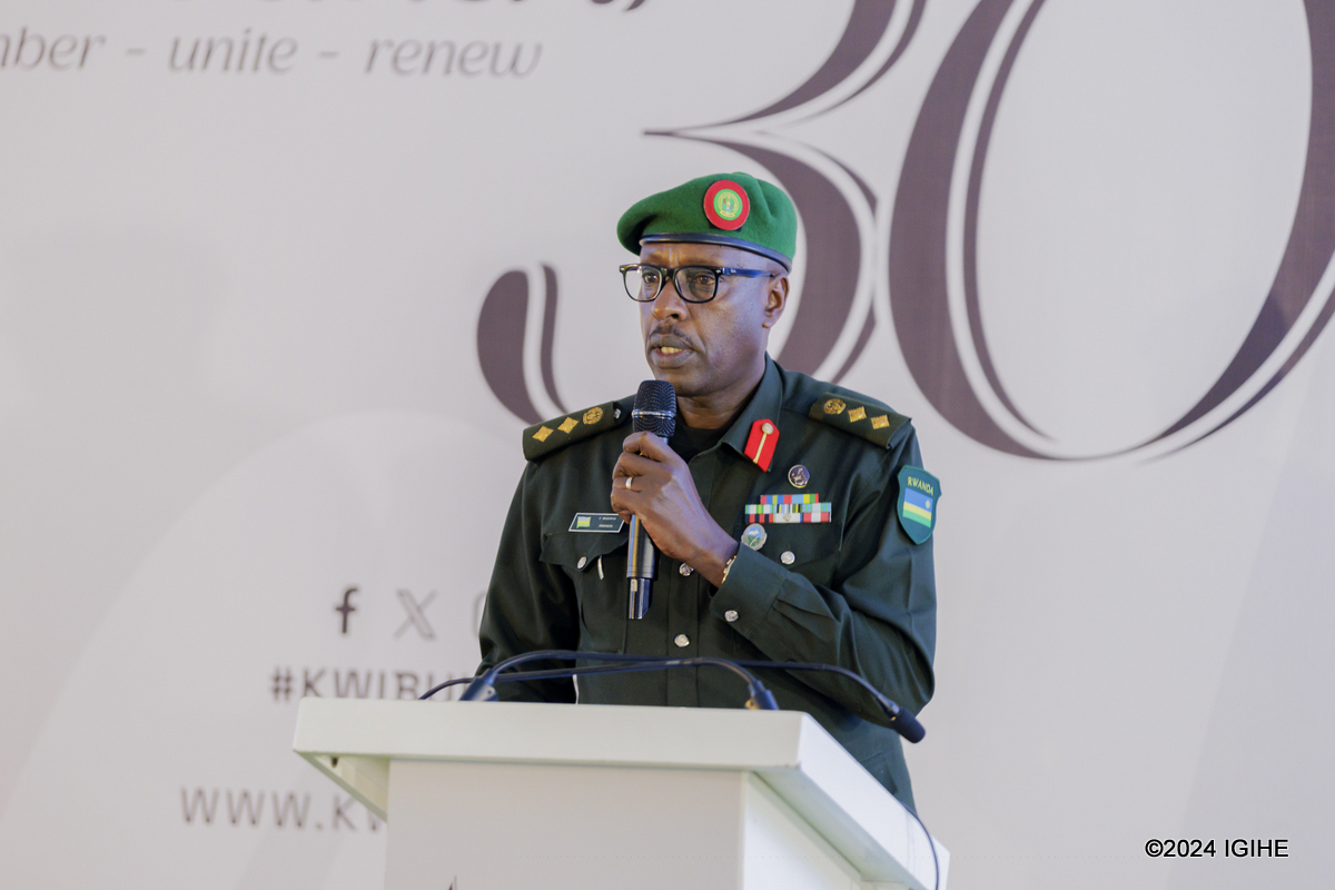 Umuyobozi mu Ngabo z’u Rwanda, RDF ushinzwe ibikorwa byo guhuza abasivile n’abasirikare, Col Vincent Mugisha yeretse urubyiruko ko u Rwanda rwubakiye ku mibiri n'Amaraso by'Abanyarwanda bityo ko bagomba kurusigasira barurinda ko rwasubira aho rwavuye