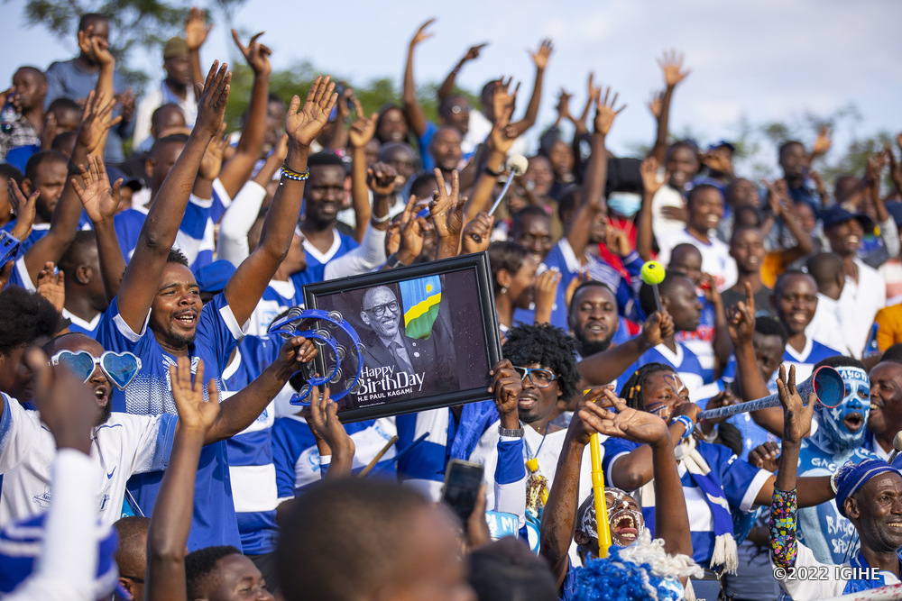 Perezida Kagame abinyujije kuri Minisitiri wa Siporo, Munyangaju Aurore Mimosa, yashimiye abafana ba Rayon Sports bamwifurije isabukuru nziza y'amavuko
