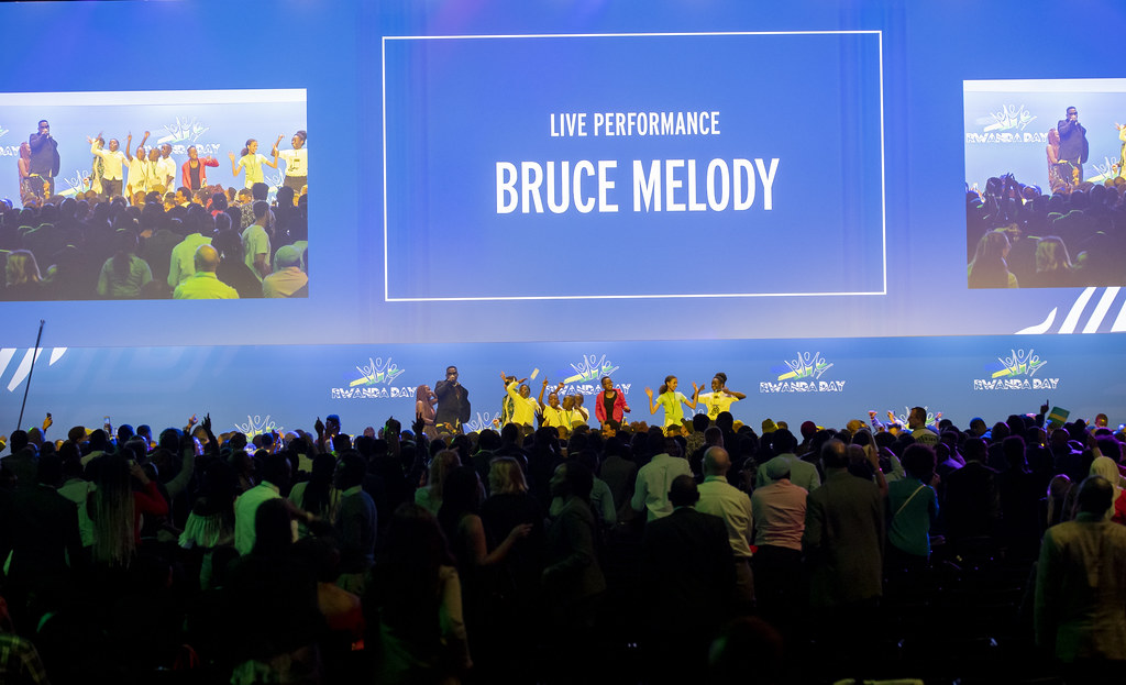 Bruce Melodie ari mu bahanzi bafite igikundiro mu minsi ya none. Ab'i Burayi na bo bamweretse urukundo