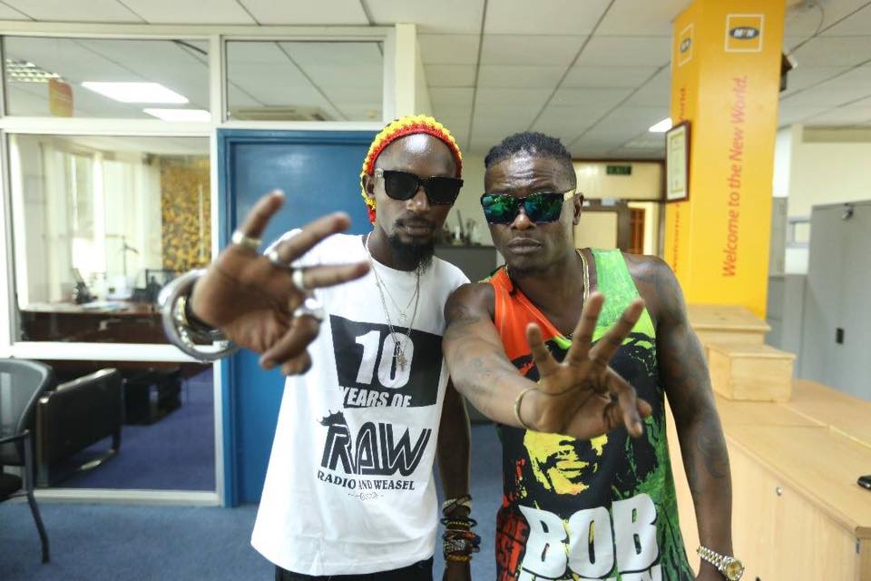 Radio yaririmbanaga na Weasel murumuna wa Chameleone