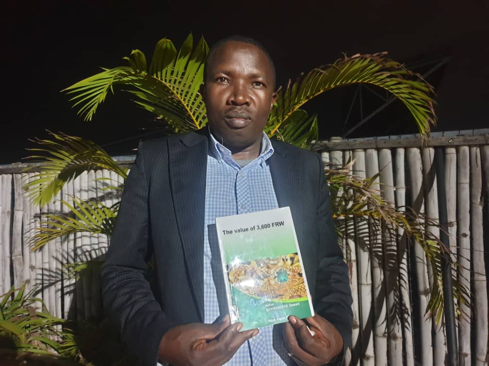 Shyirambere avuga ko ubuzima bwe bwahinduwe n'amafaranga 3600 umubyeyi we yamuhaye mu 1997