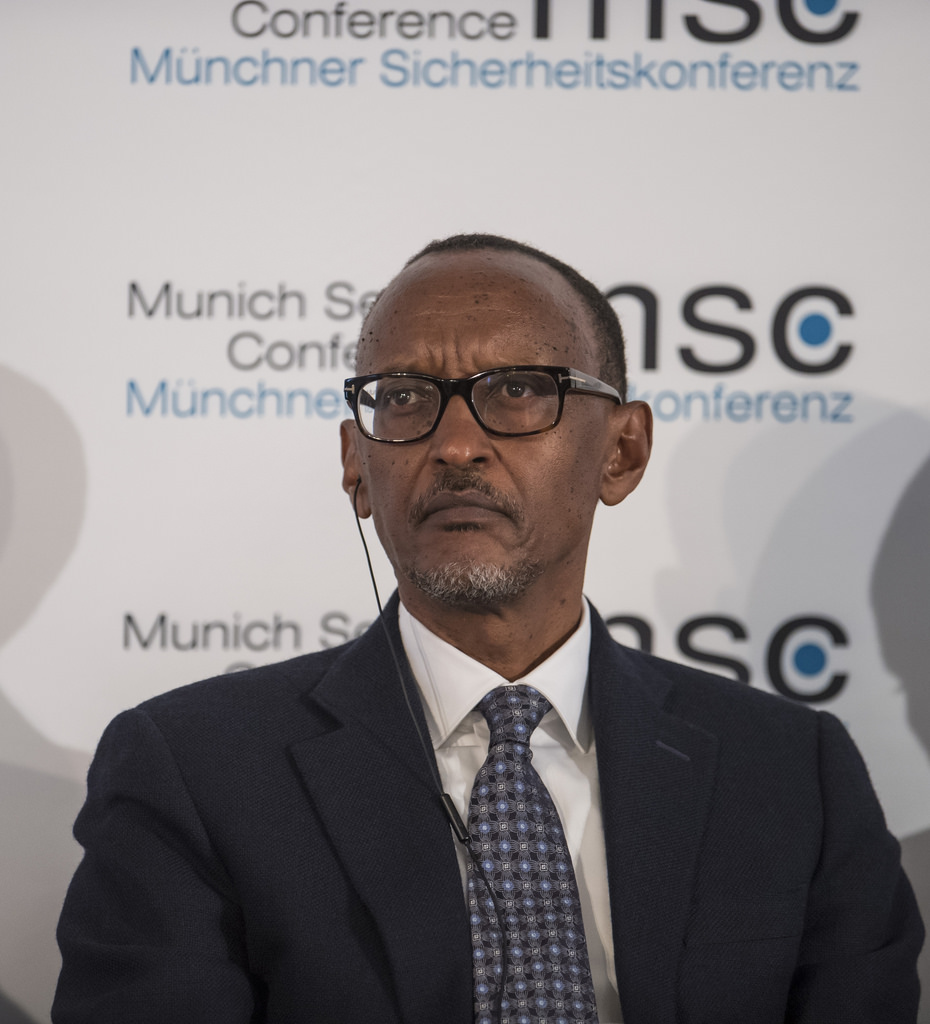 Perezida Paul Kagame uri i Munich mu Budage, aho yitabiriye inama y’iminsi itatu yiga ku mutekano ku Isi igeze ku musozo, aratanga ibitekerezo mu kiganiro ku guha umutekano abatuye Isi