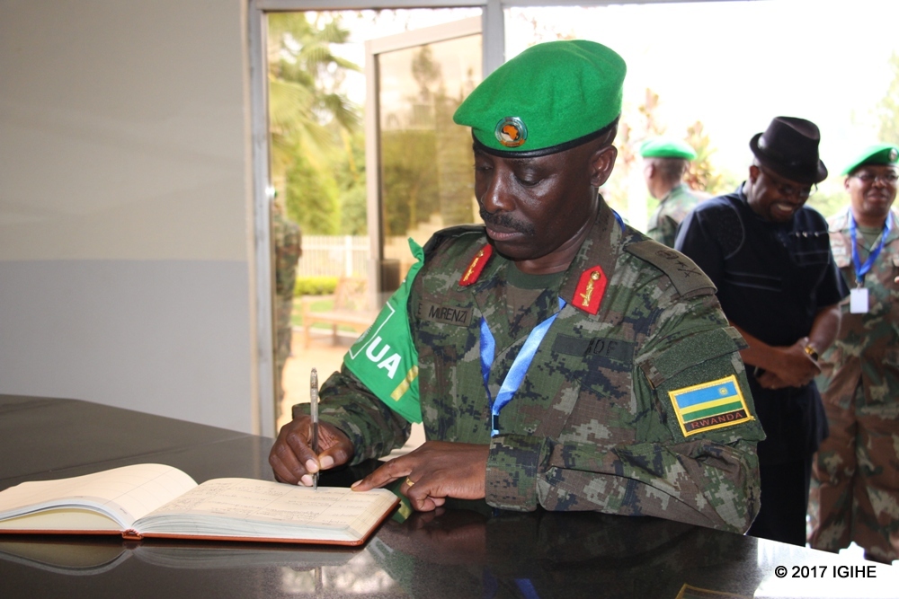Nyuma yo gusura urwibutso rwa Gisozi banditse mu gitabo cy'abashyitsi