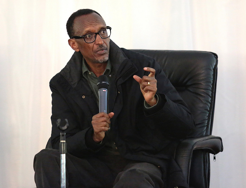 Perezida Kagame yanenze abinenaguza akazi