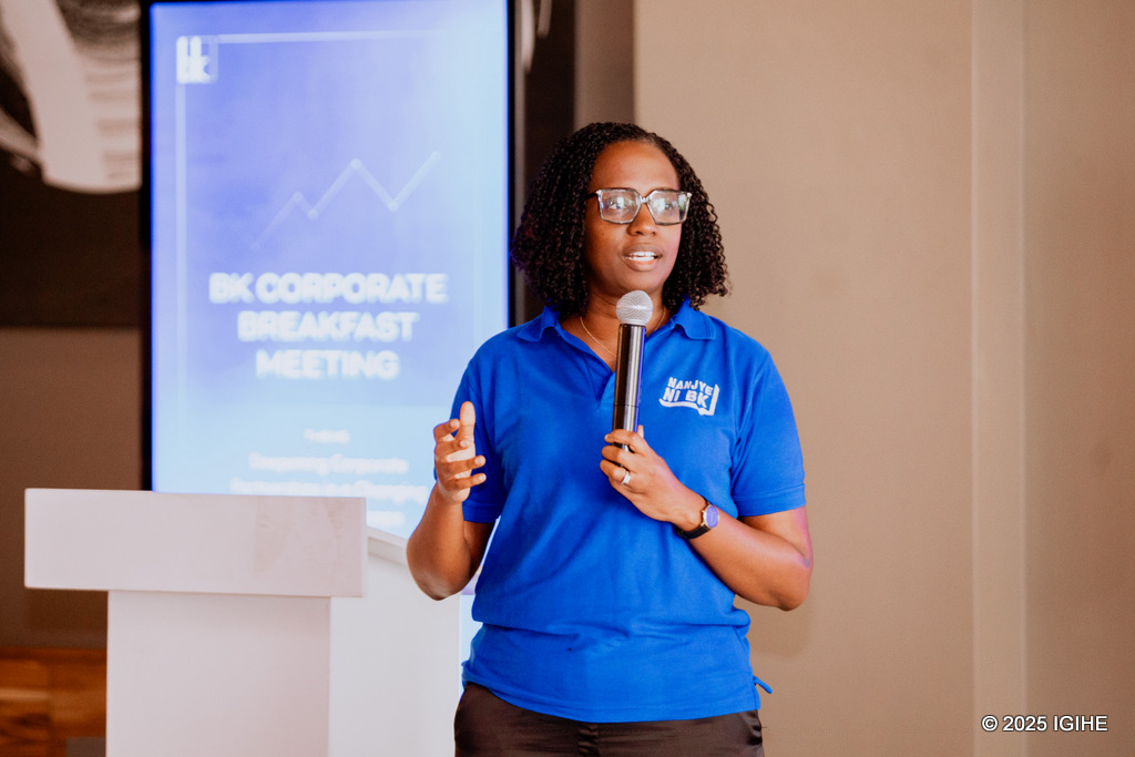 Umuyobozi Mukuru wa BK, Dr. Diane Karusisi, yagaragarije abakiliya amahirwe y'ishoramari ashingiye ku mishinga migari igihugu gifite
