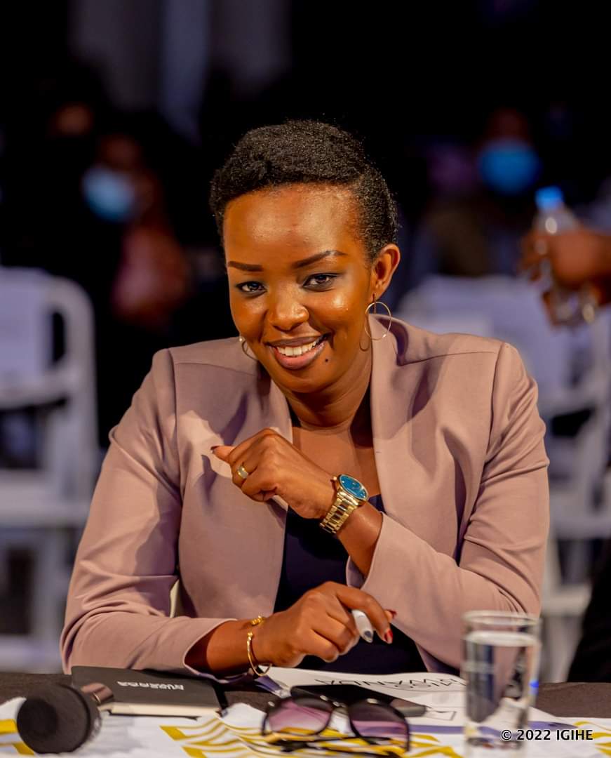Ingabire Egidie Bibio yavuze ko batigeze bategekwa na 'Prince Kid' guha ikamba umukobwa runaka