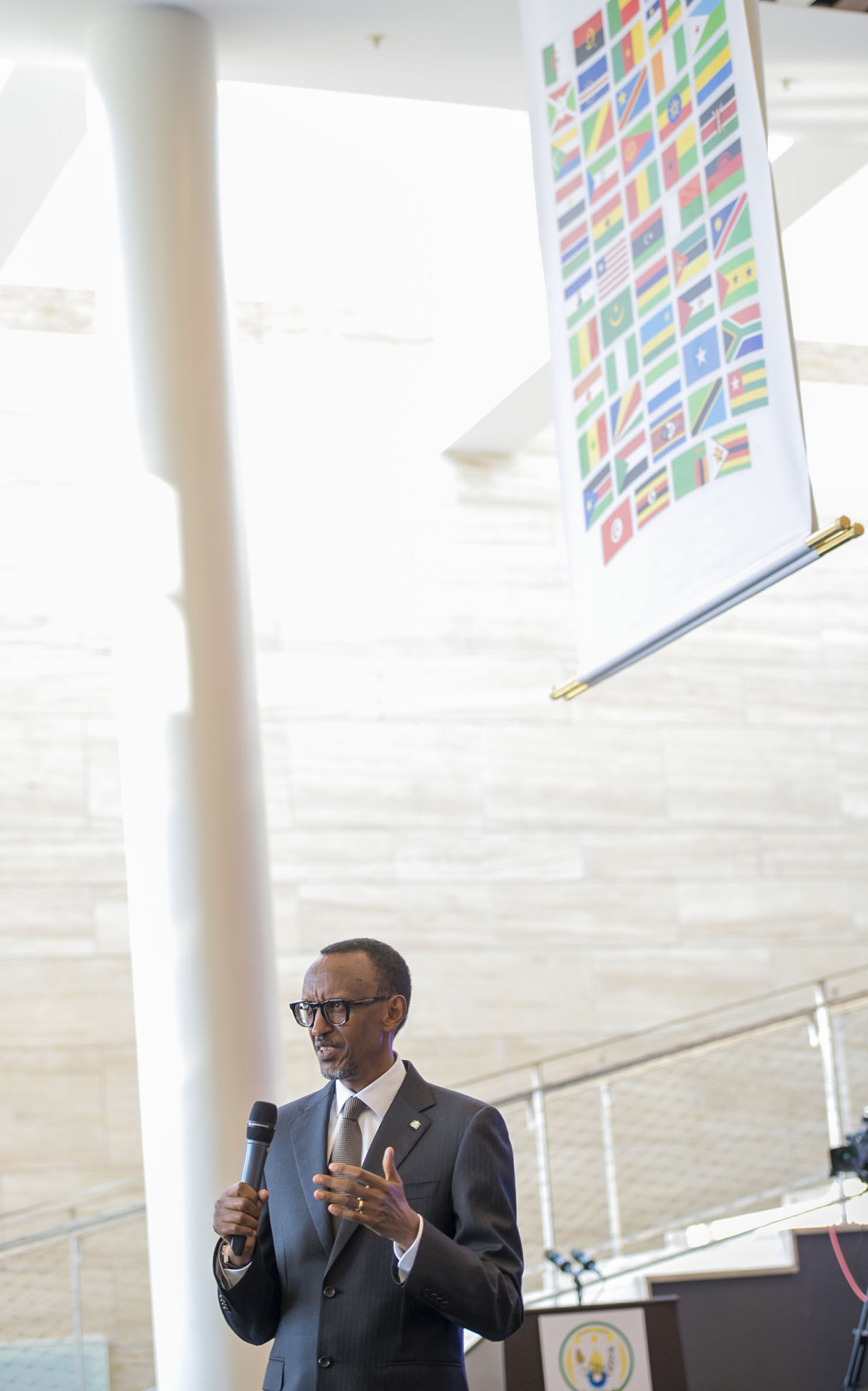 Ubwo Perezida Kagame yafunguraga Kigali Convention Centre, yavuze ko ari intambwe ikomeye u Rwanda ruteye mu rugendo rwo kuba igicumbi mu kwakira inama mpuzamahanga