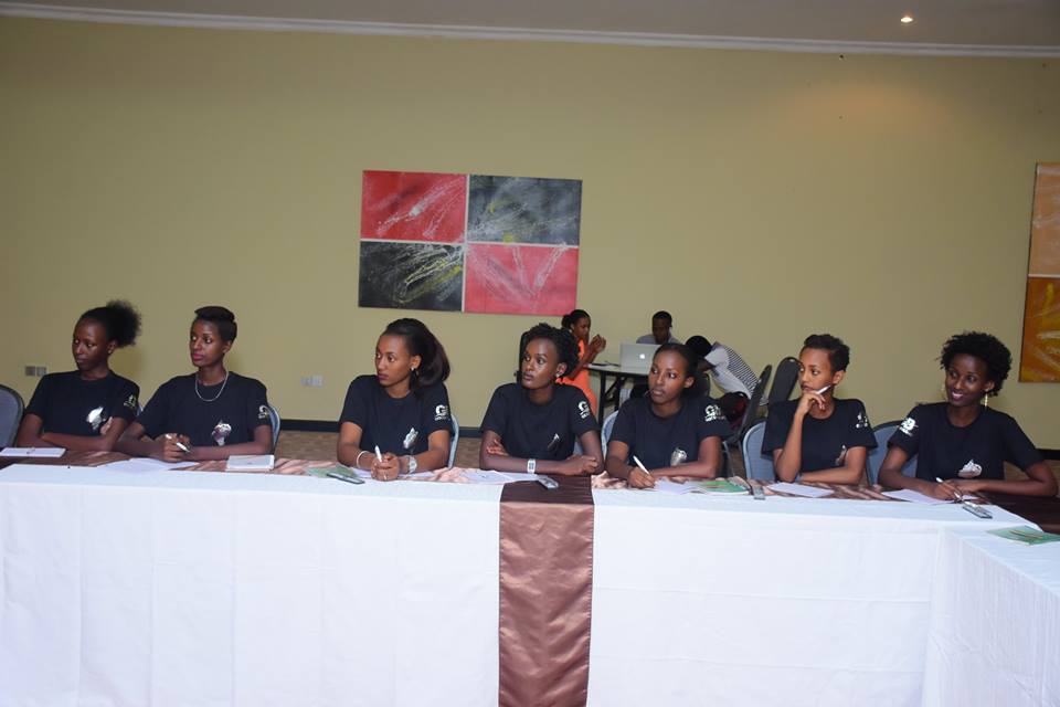 Aba bakobwa bavuze ko ikiganiro bahawe cyabongereye ubumenyi ku byerekeye urugamba rwo kubohora u Rwanda