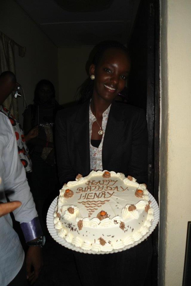 Hano hari ku isabukuru ya Henry.