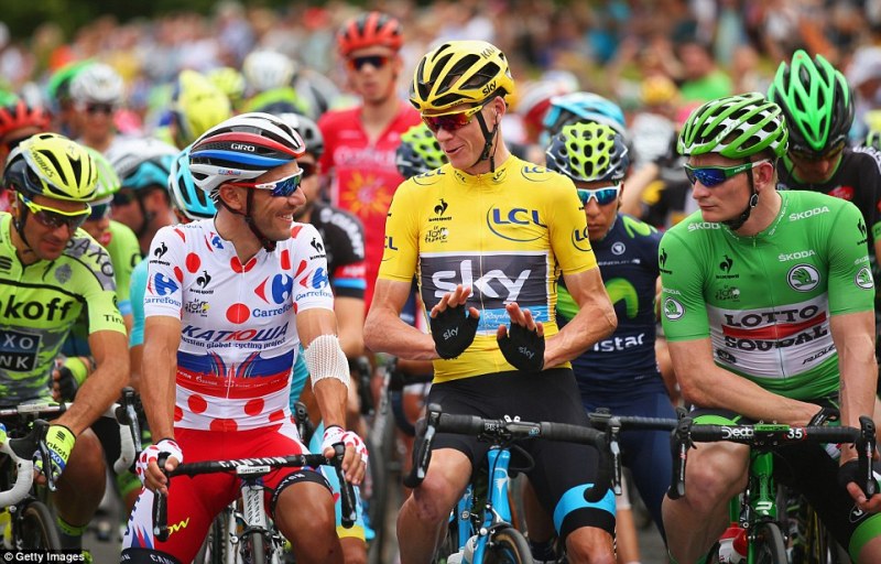 Isiganwa ryatangiye Chris Froome yambaye umwenda w'umuhondo